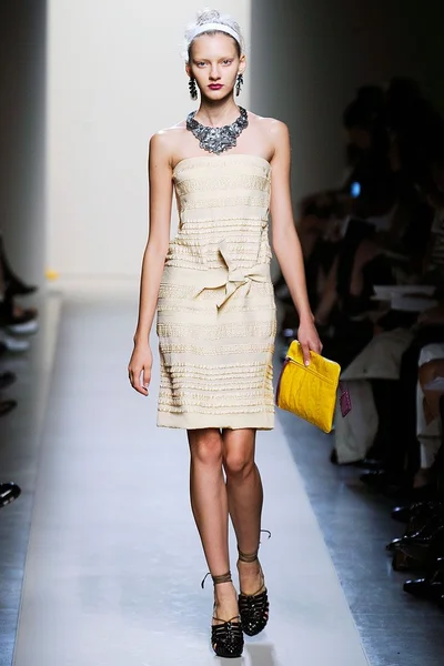 Look 37